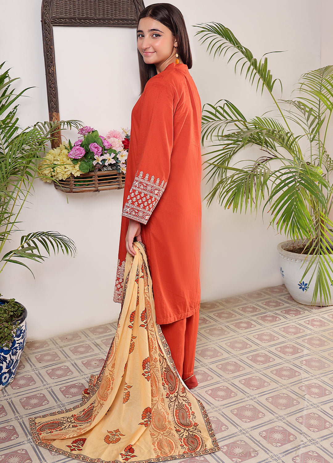 Embroidered lawn 3 piece suit for teens