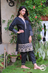 EMBROIDERED SUIT 1PCS STITCHED (KHES-04)